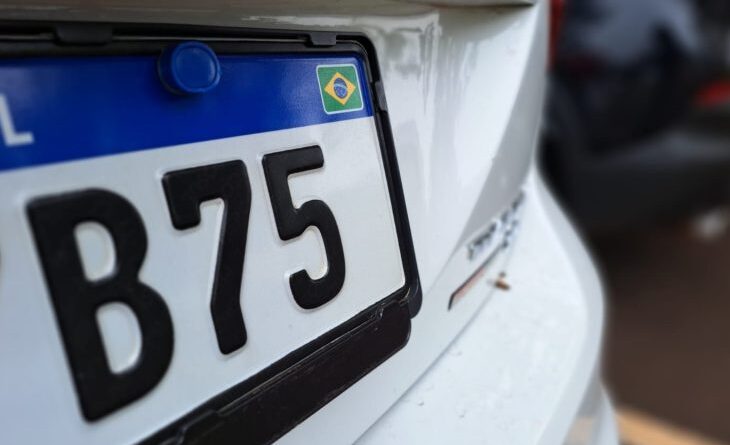 Junho é mês de licenciar veículos com placas terminadas em 4 e 5 no Mato Grosso do Sul